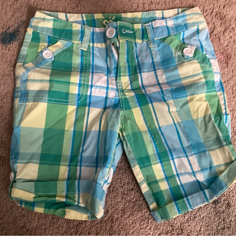 Girls size 12 spring colored shorts.